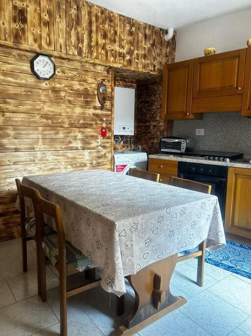 Casa Vacanze La Torre Malonno Buitenkant foto