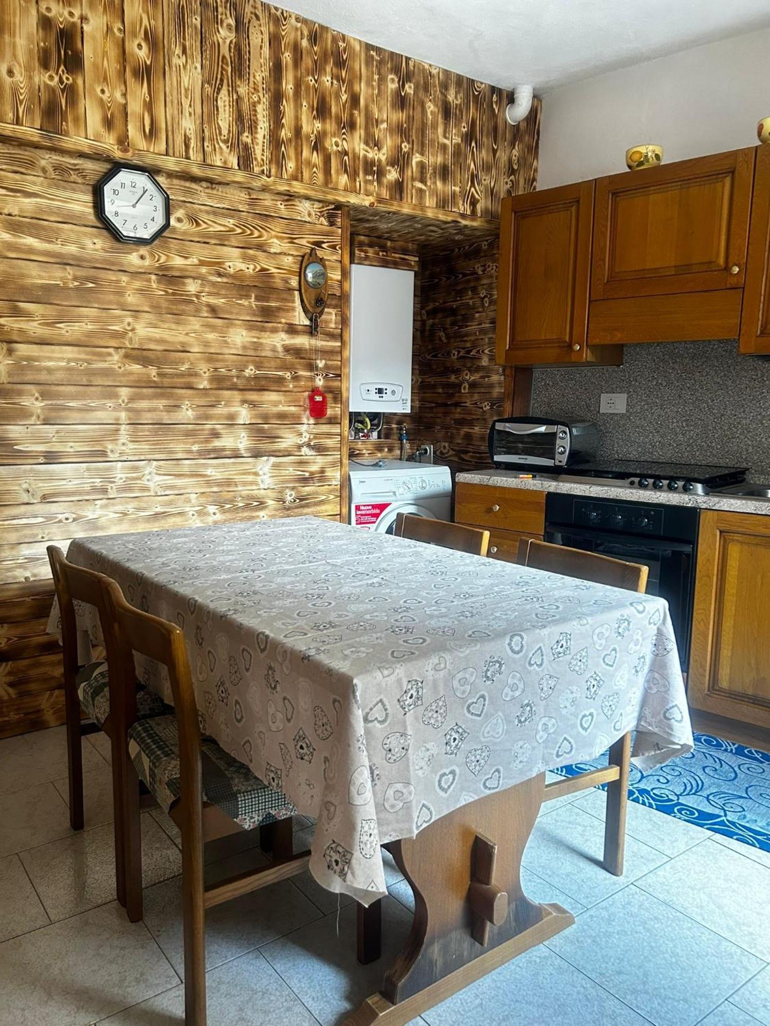 Casa Vacanze La Torre Malonno Buitenkant foto